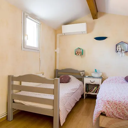 Beautiful In With Wifi Feriehus Royan